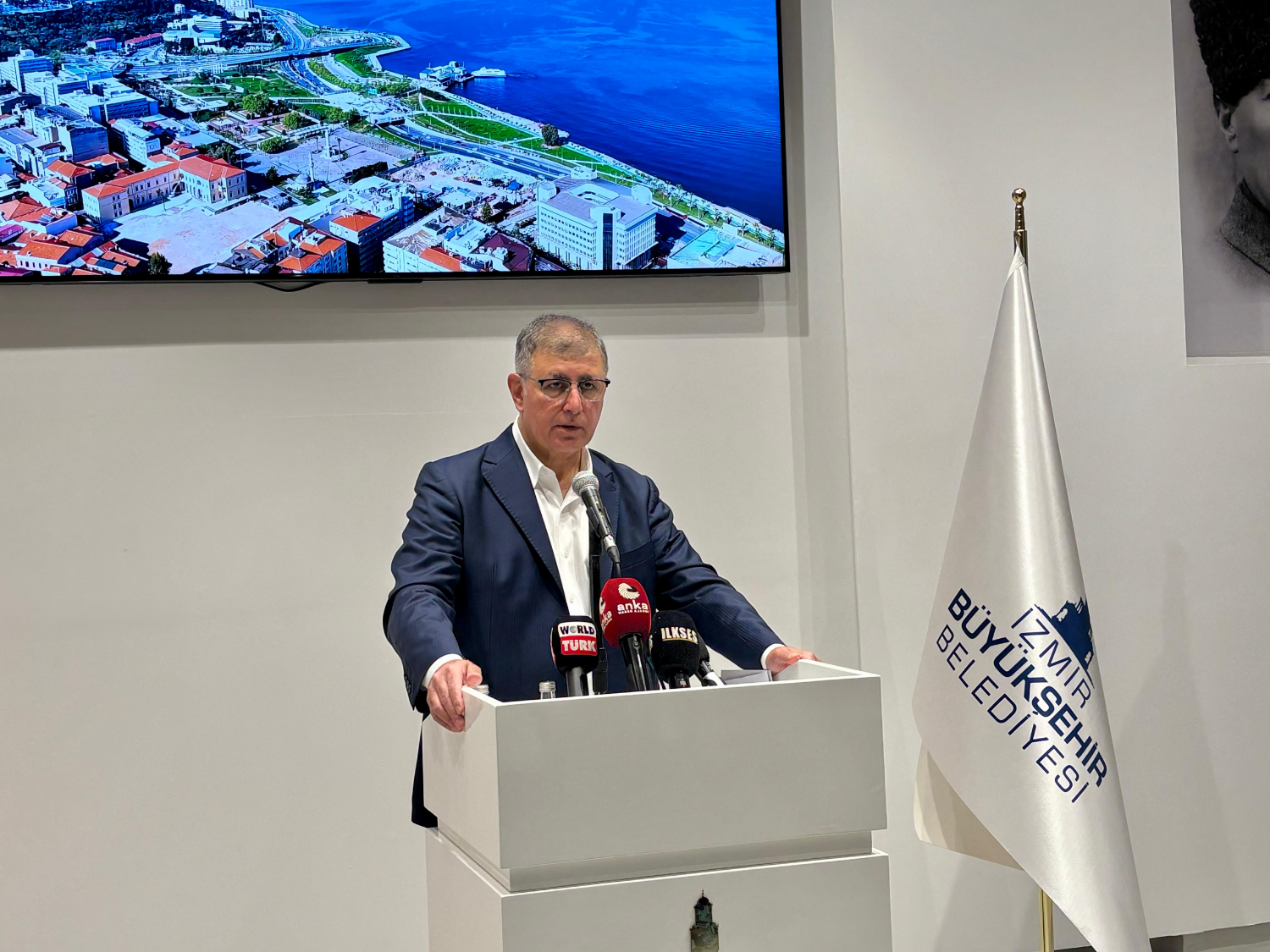 Cemil Tugay'dan slogan tepkisi